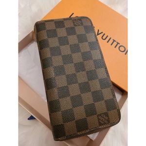 Louis Vuitton Zippy Wallet